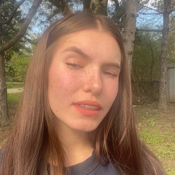 Meet your Posher, Jessica - Picture 1 of 1